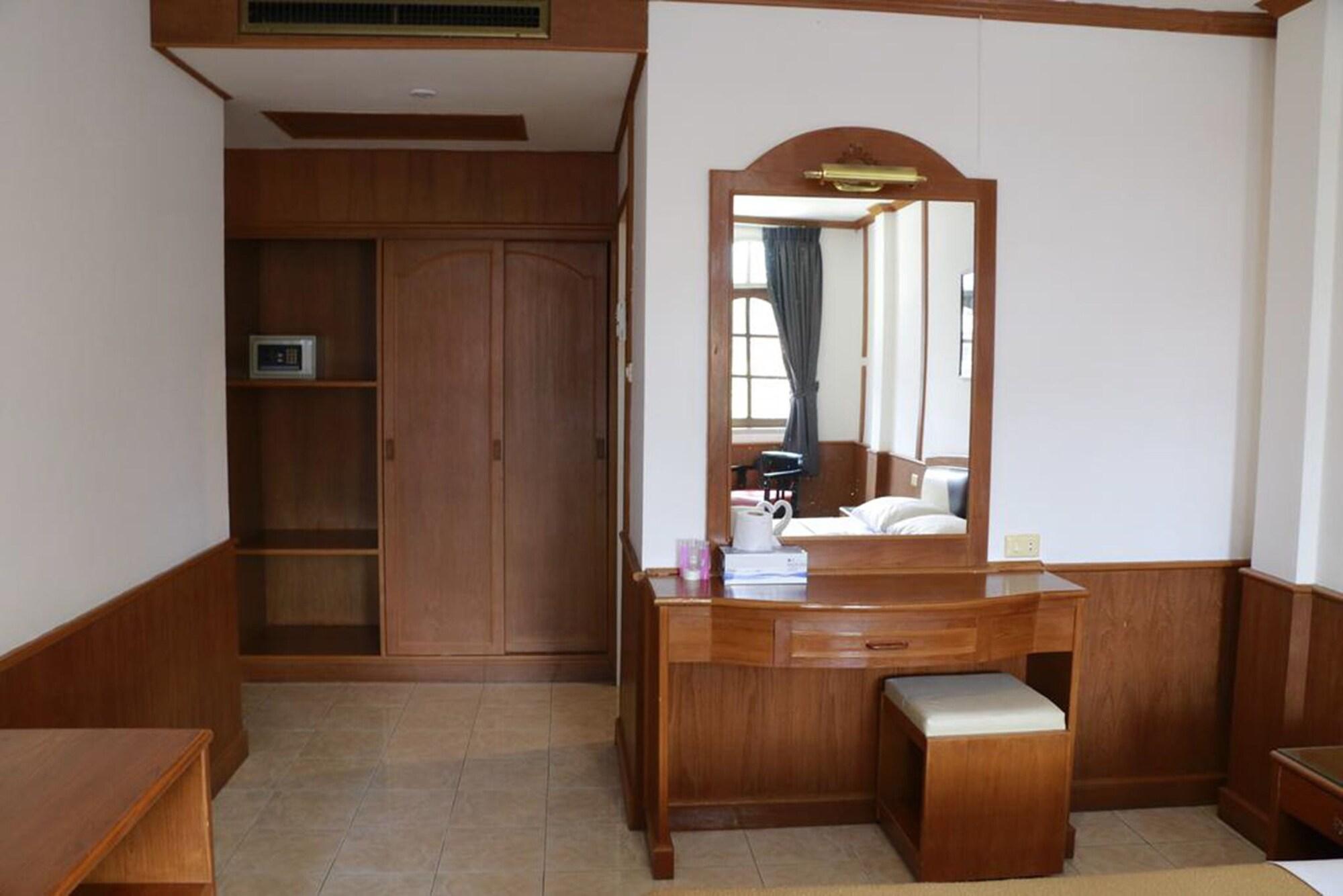Welcome Guest House Patong Esterno foto