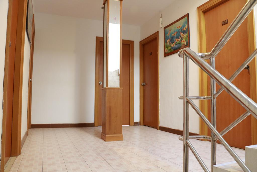 Welcome Guest House Patong Esterno foto